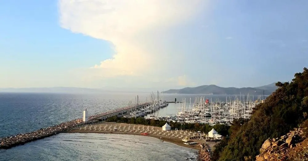 Sul Mare Di Punta Alaアパートメント