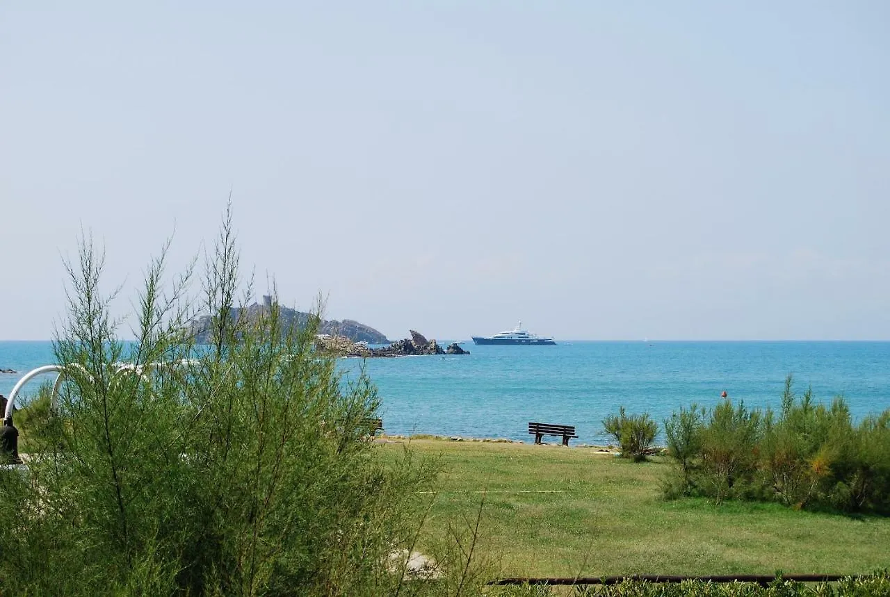 Sul Mare Di Punta Alaアパートメント アパート